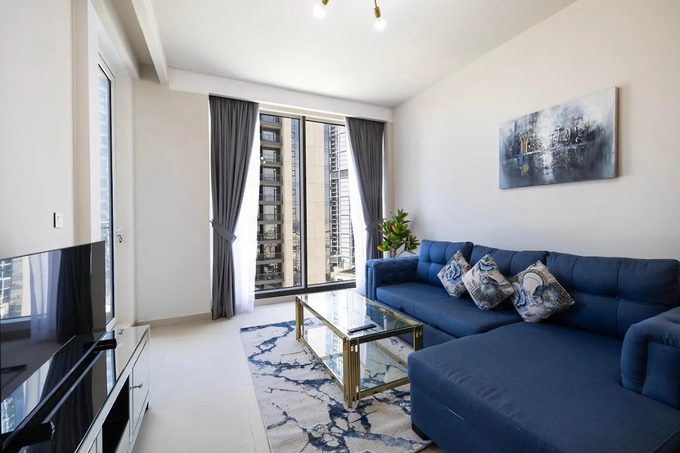 Vibrant Living In The City Center - Dubai Creek Harbour Apartment