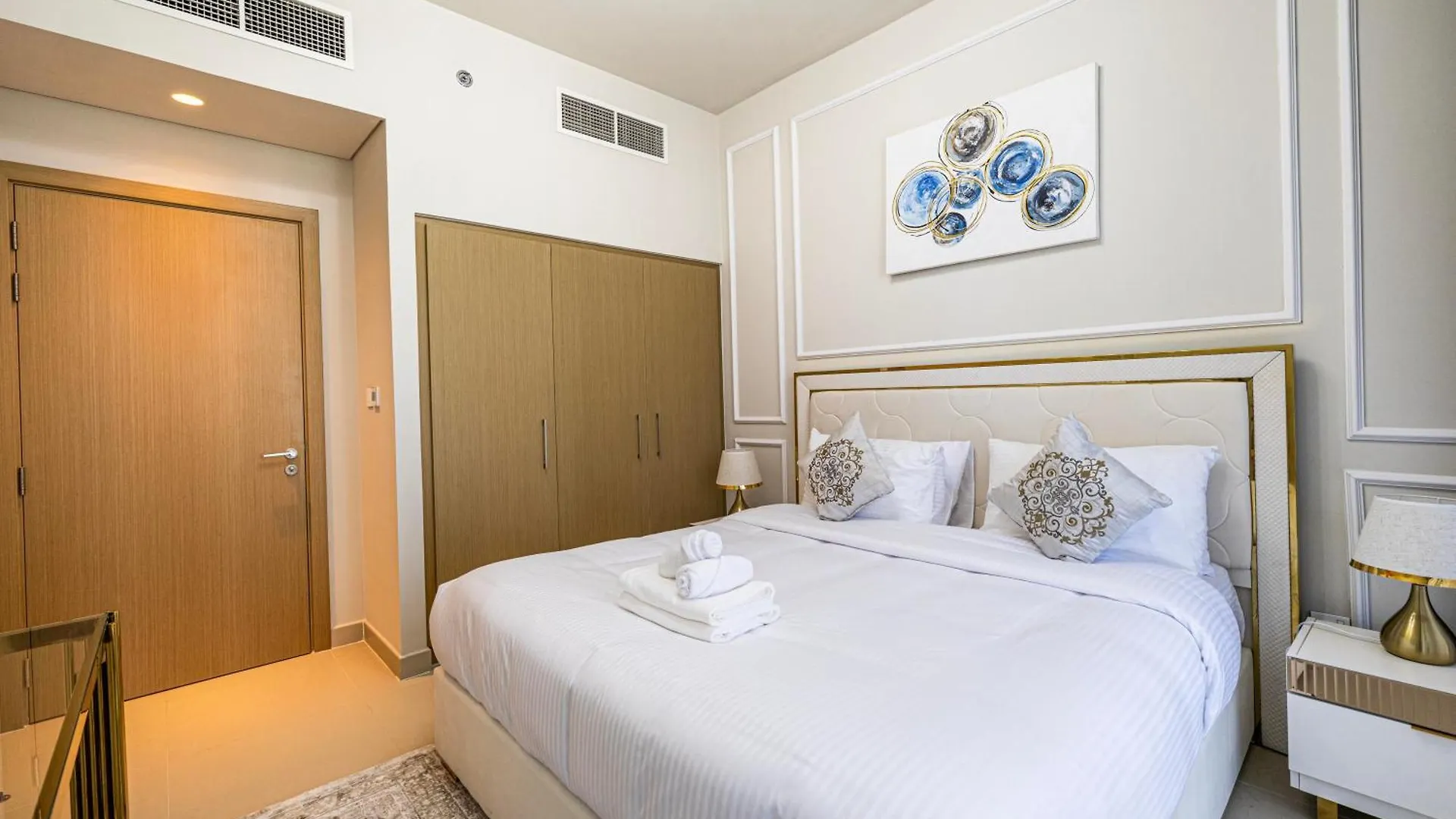 Vibrant Living In The City Center - Dubai Creek Harbour
